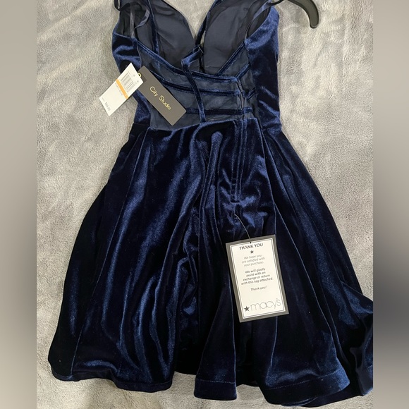 dress - Picture 4 of 6